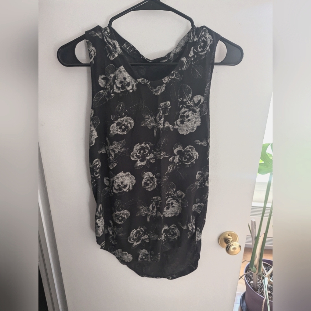 Floral Tank Top 🥀